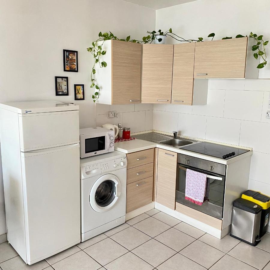 F2 - Lovely Two Bedrooms Flat Sea View, St Julians Saint Julian's Εξωτερικό φωτογραφία