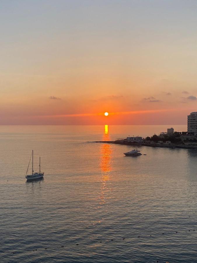 F2 - Lovely Two Bedrooms Flat Sea View, St Julians Saint Julian's Εξωτερικό φωτογραφία